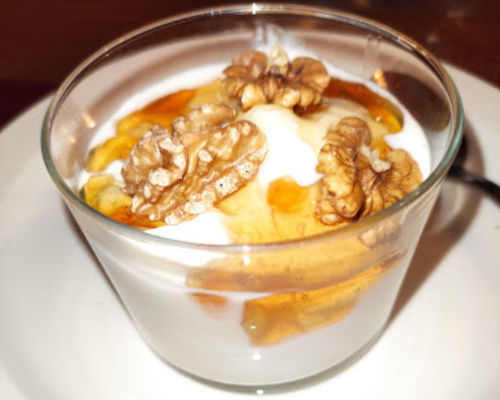 Imagen de Yogur con miel natural y nueces